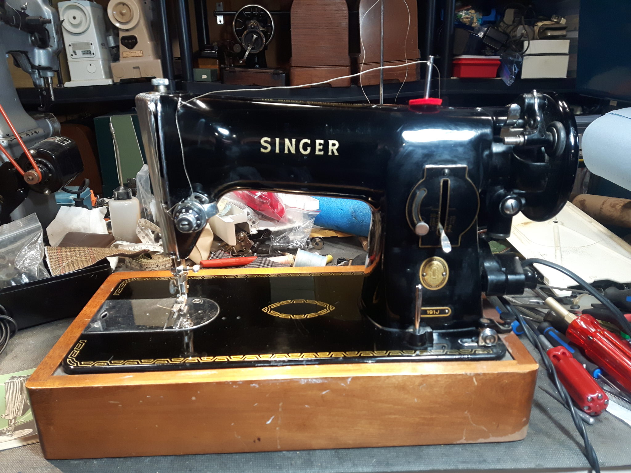 The Singer 191J – In Stitches Sewing